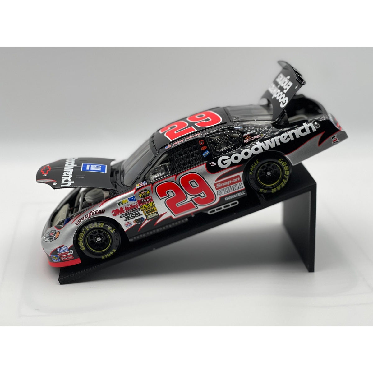 Kevin Harvick #29 GM Goodwrench 2004 Monte Carlo 1:24 NASCAR Diecast