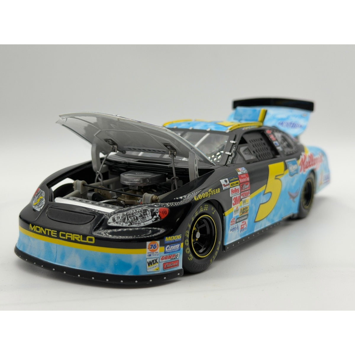 Terry Labonte #5 Kellogg's Got Milk Finding Nemo 2003 Team Caliber 1/1800