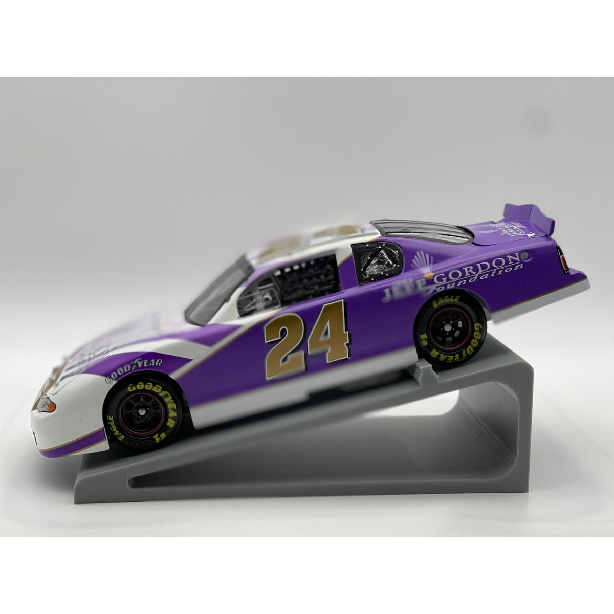 Jeff Gordon #24 Foundation 2001 Monte Carlo 1:24 NASCAR Diecast