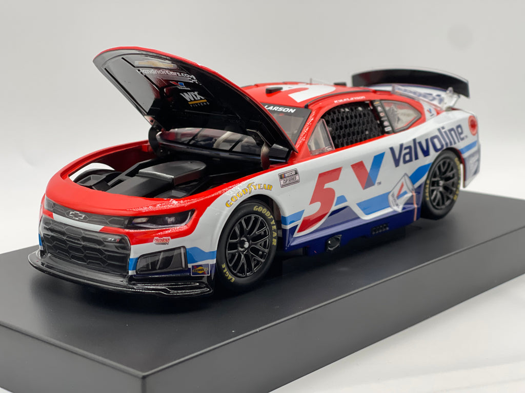 Kyle Larson #5 Valvoline 2026 Chevrolet ELITE 1 of 168 DIN 76