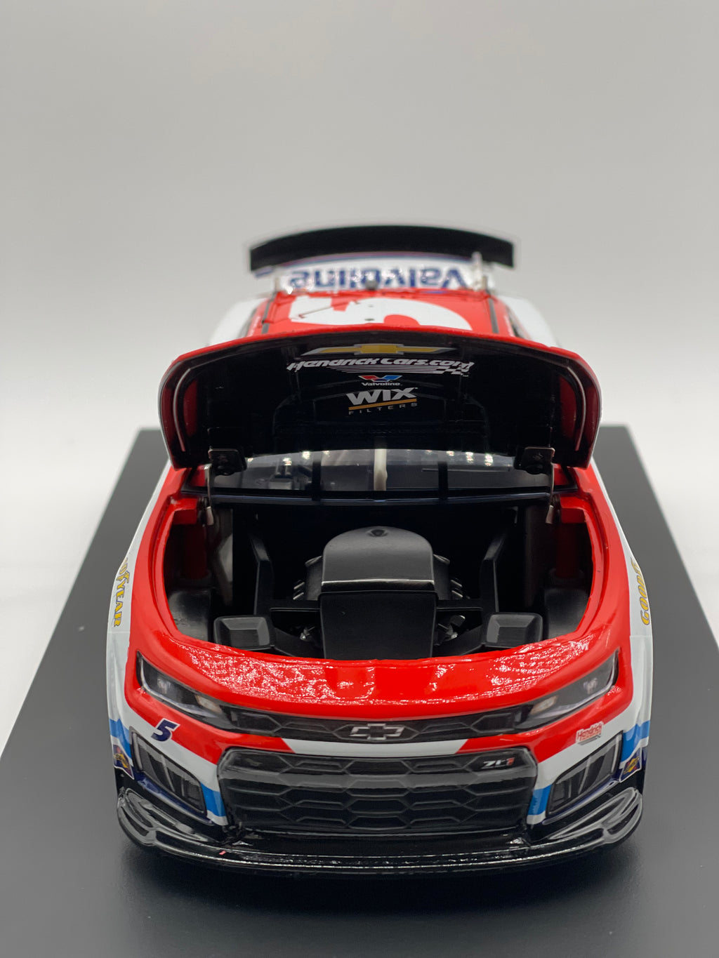 Kyle Larson #5 Valvoline 2026 Chevrolet ELITE 1 of 168 DIN 76