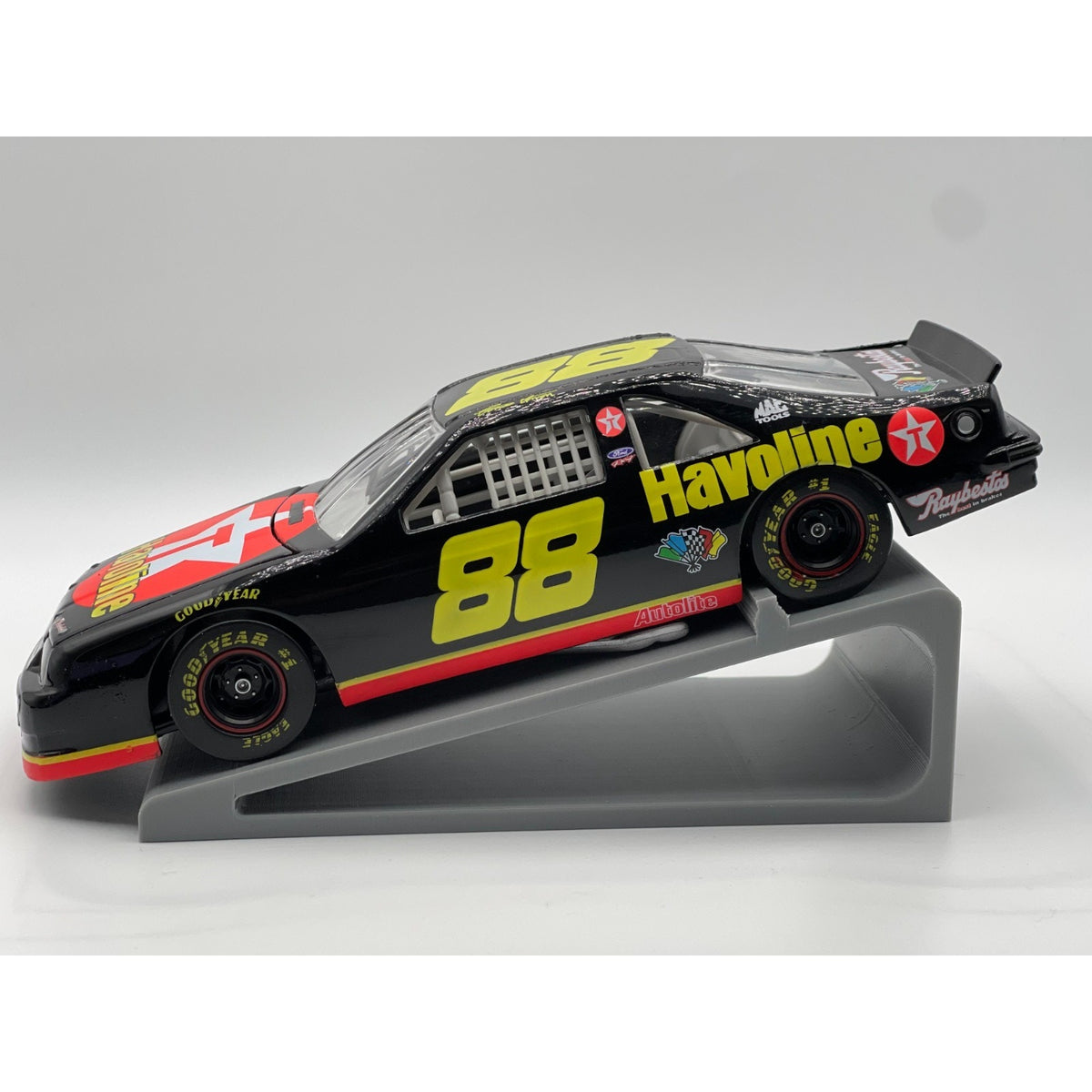 Ernie Irvan — Racing Action Platinum Series — 1:24 Limited Edition (1995)