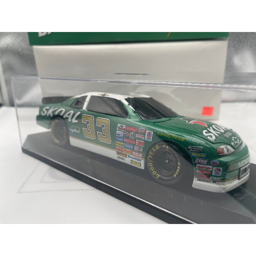 Ken Schrader #33 Skoal Bandit 1997 Monte Carlo Action Bank 1:24 1/4500