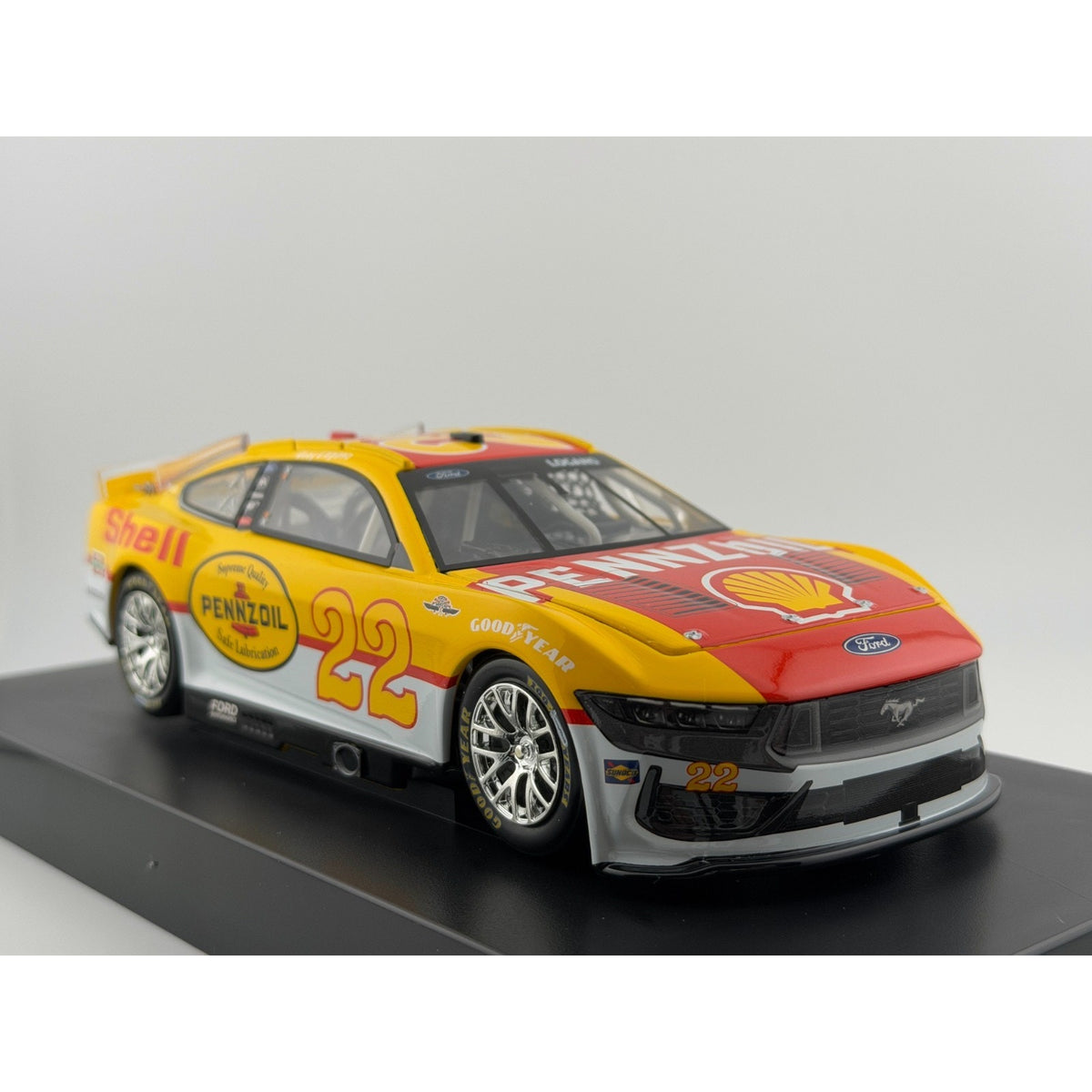 Joey Logano #22 Shell Pennzoil Throwback 2025 Mustang ELITE 1:24 1/116 DIN 44