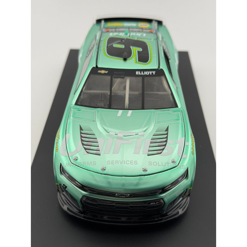 Chase Elliott #9 UniFirst 2026 Chevrolet Camaro Liquid Color 1 of 48 DIN 29