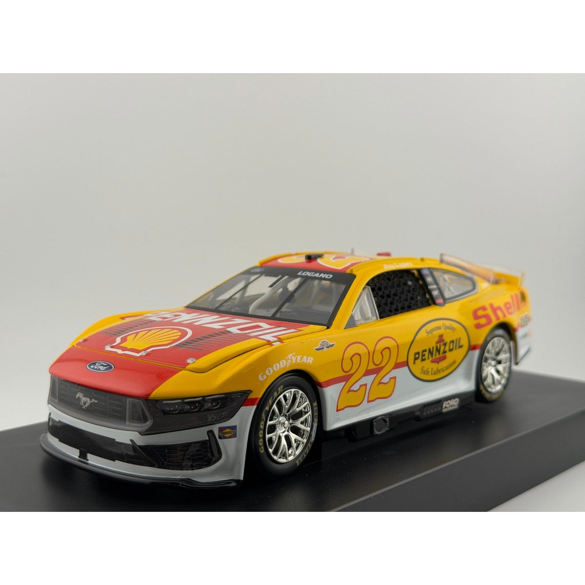 Joey Logano #22 Shell Pennzoil Throwback 2025 Mustang ELITE 1:24 1/116 DIN 44
