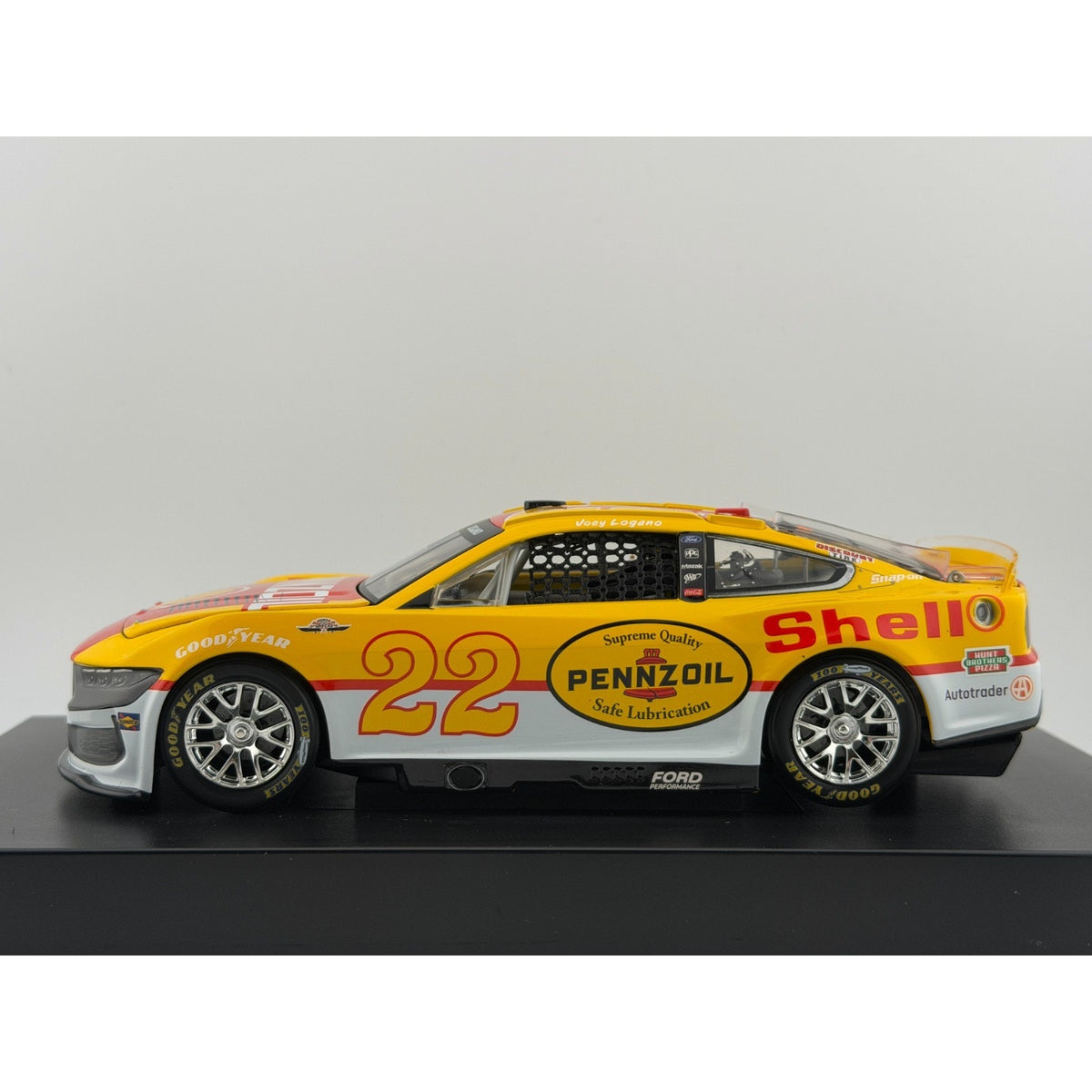 Joey Logano #22 Shell Pennzoil Throwback 2025 Mustang ELITE 1:24 1/116 DIN 44