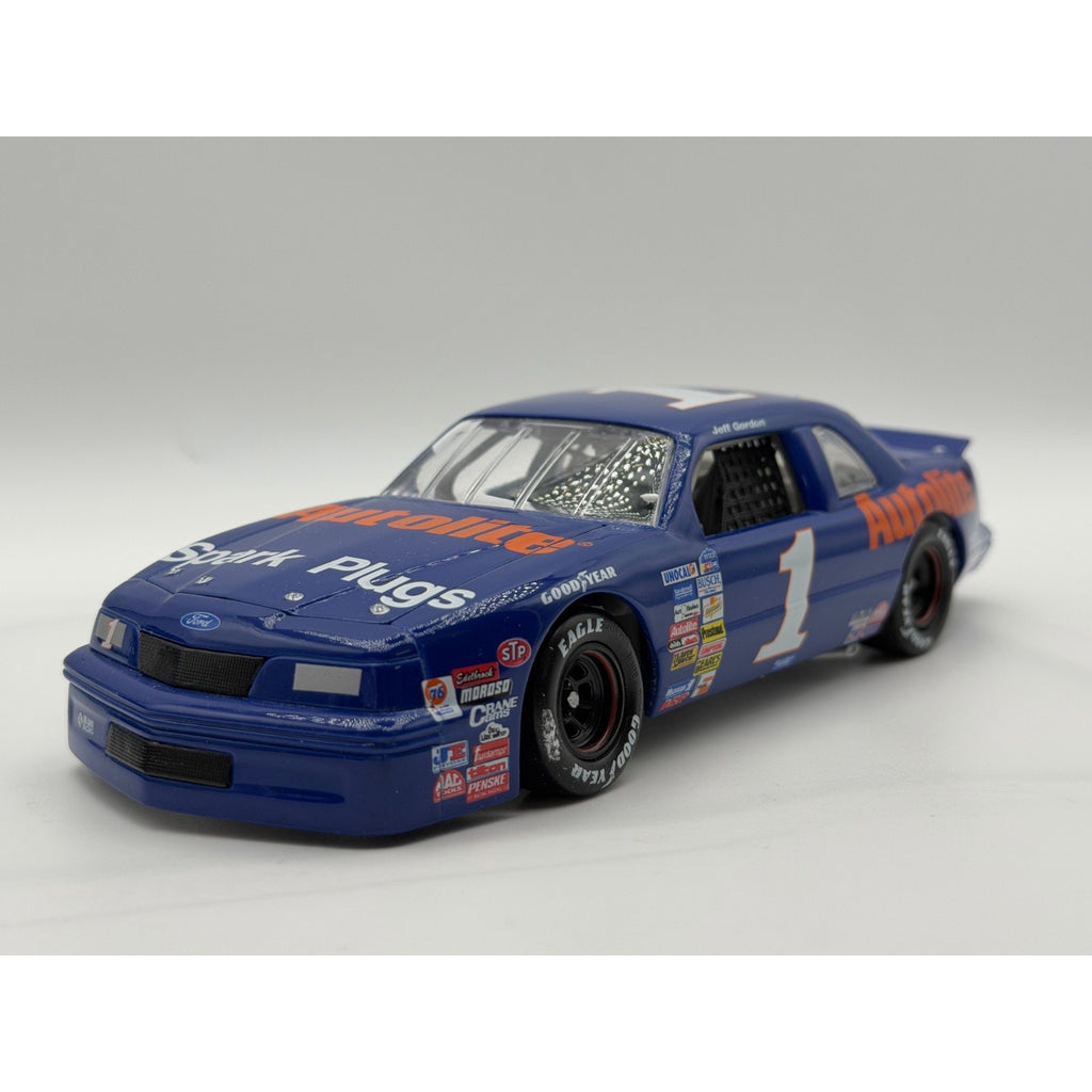 Jeff Gordon #1 Autolite 1989 Thunderbird 1/15036 NASCAR Diecast