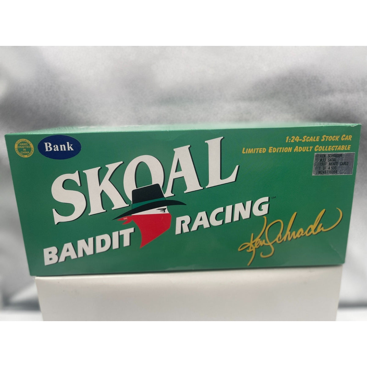 Ken Schrader #33 Skoal Bandit 1997 Monte Carlo Action Bank 1:24 1/4500