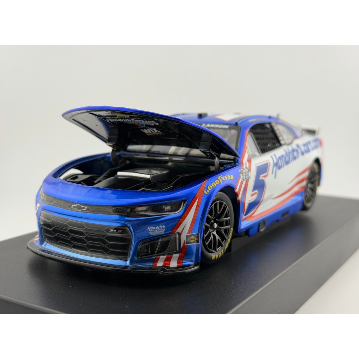 Kyle Larson #5 HendrickCars.com 2026 Camaro Liquid Color 1 of 48 DIN 46