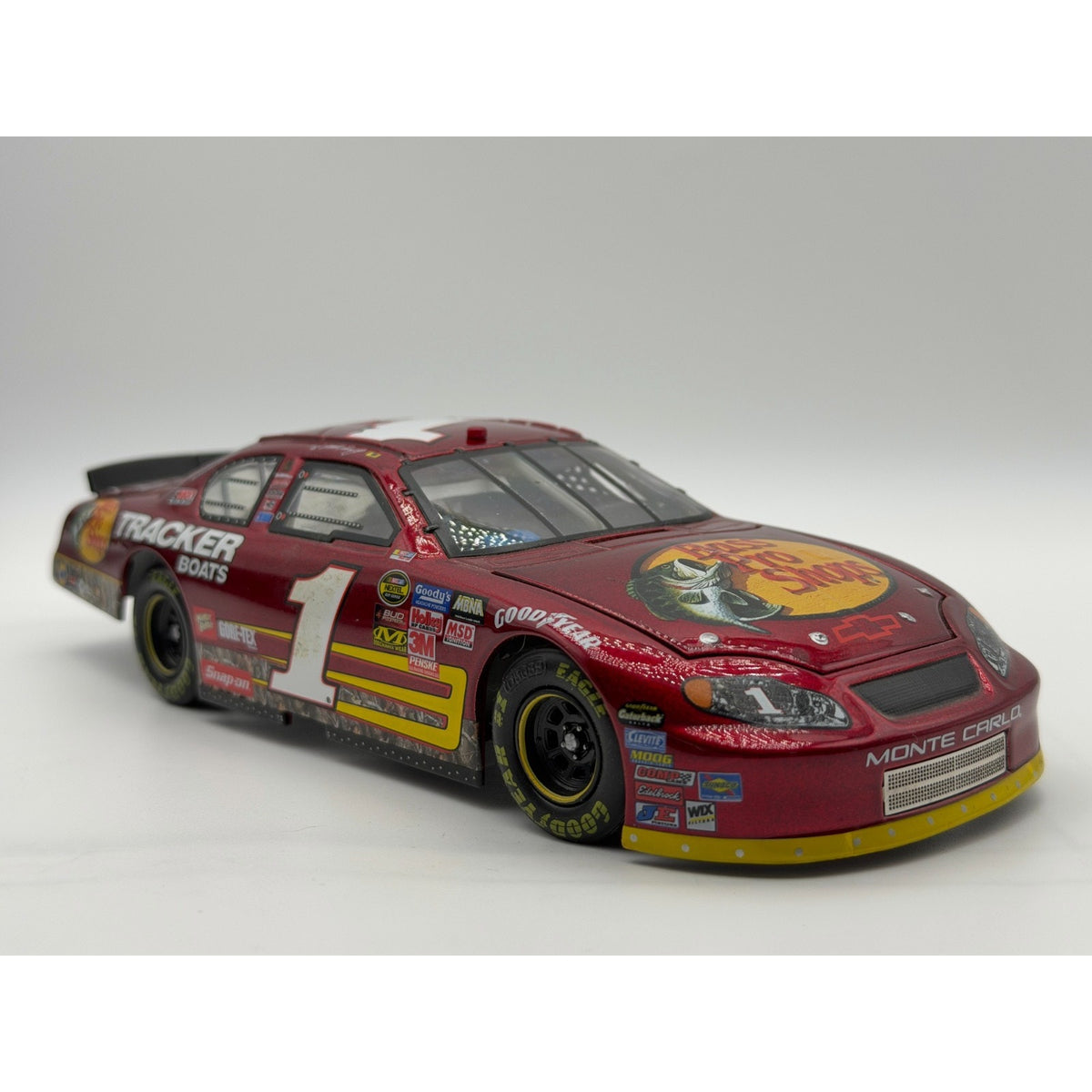 Martin Truex Jr. #1 Bass Pro Shops 2005 Monte Carlo Rookie Stripes 1/6592