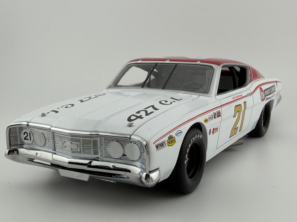 Cale Yarborough #21 60 Minute Cleaners 1968 Mercury Cyclone University of Racing Legends 1:24 - front 3/4 hero view