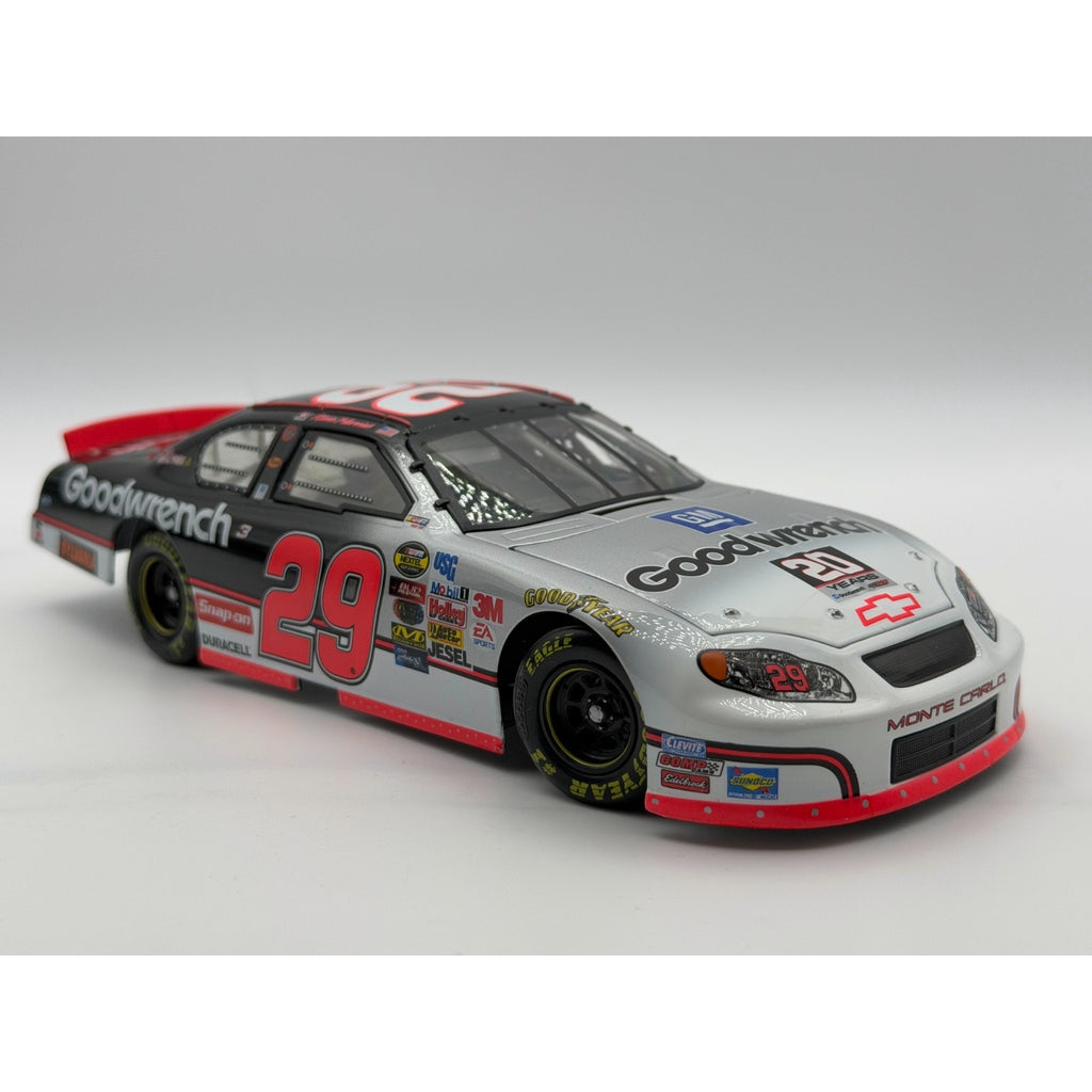 Kevin Harvick #29 GM Goodwrench Daytona Special 2005 Monte Carlo 1/300