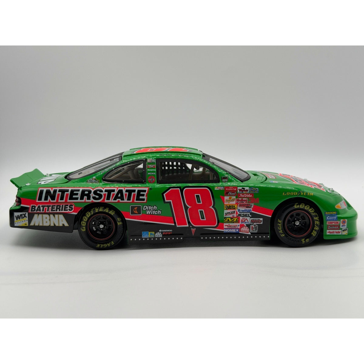 Bobby Labonte #18 Interstate Batteries 2001 Grand Prix 1/17364 NASCAR Diecast
