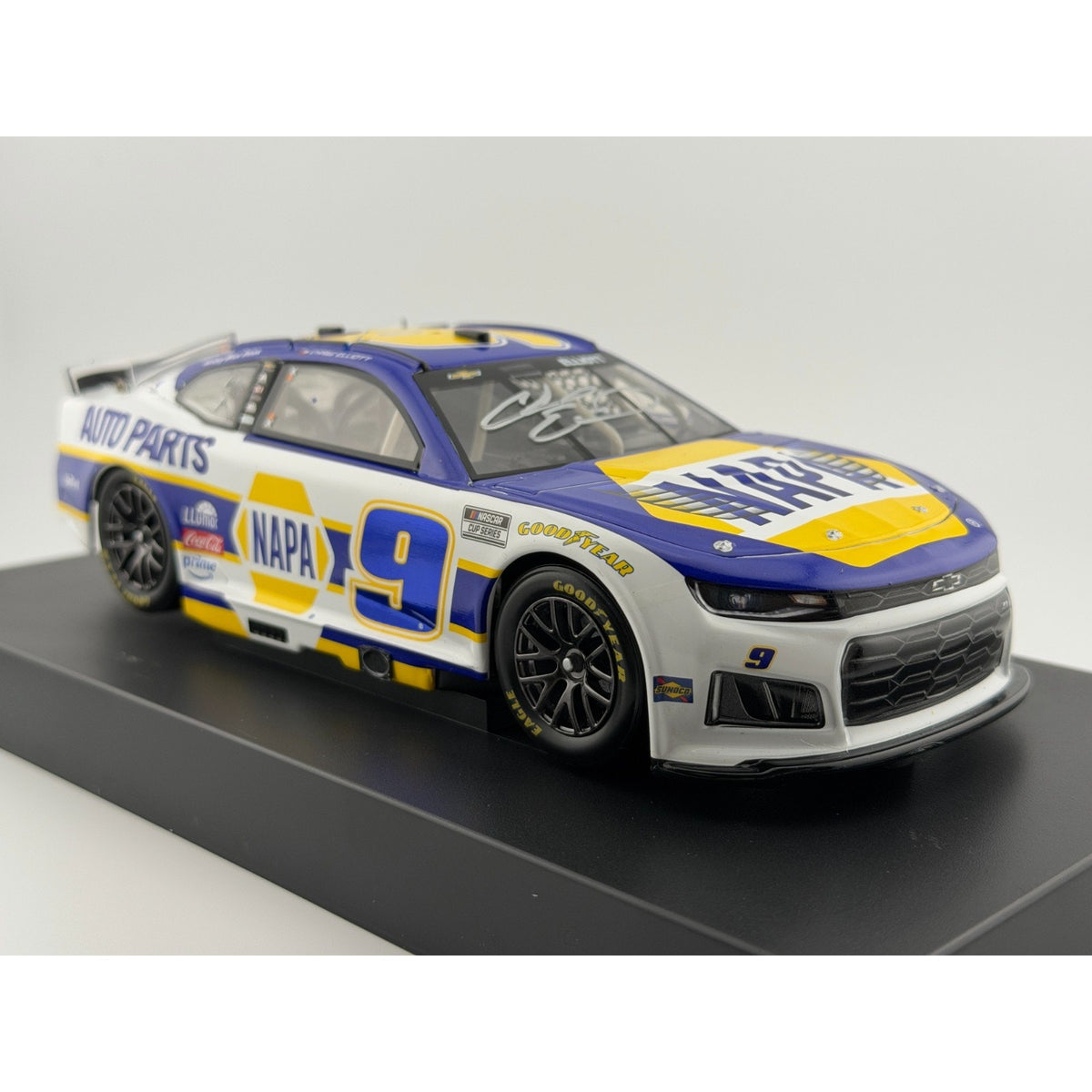 Chase Elliott #9 NAPA 2026 Chevrolet Camaro Elite Autographed 1 of 72 DIN 65