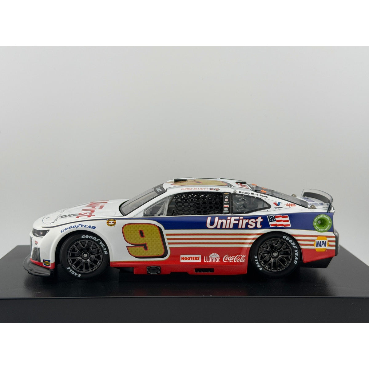 Chase Elliott #9 UniFirst Throwback 2024 Camaro ZL1 ELITE 1/274 DIN 6