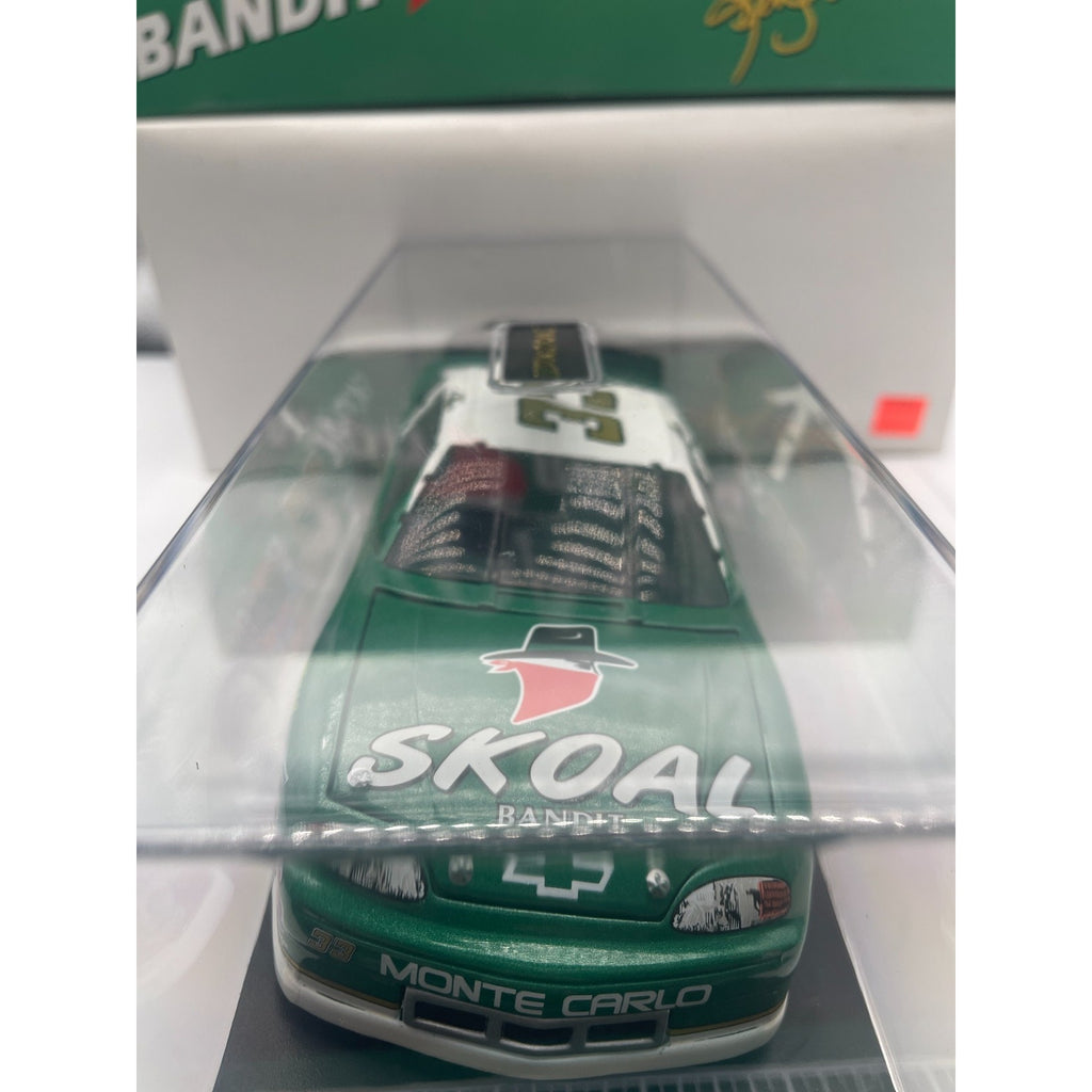 Ken Schrader #33 Skoal Bandit 1997 Monte Carlo Action Bank 1:24 1/4500