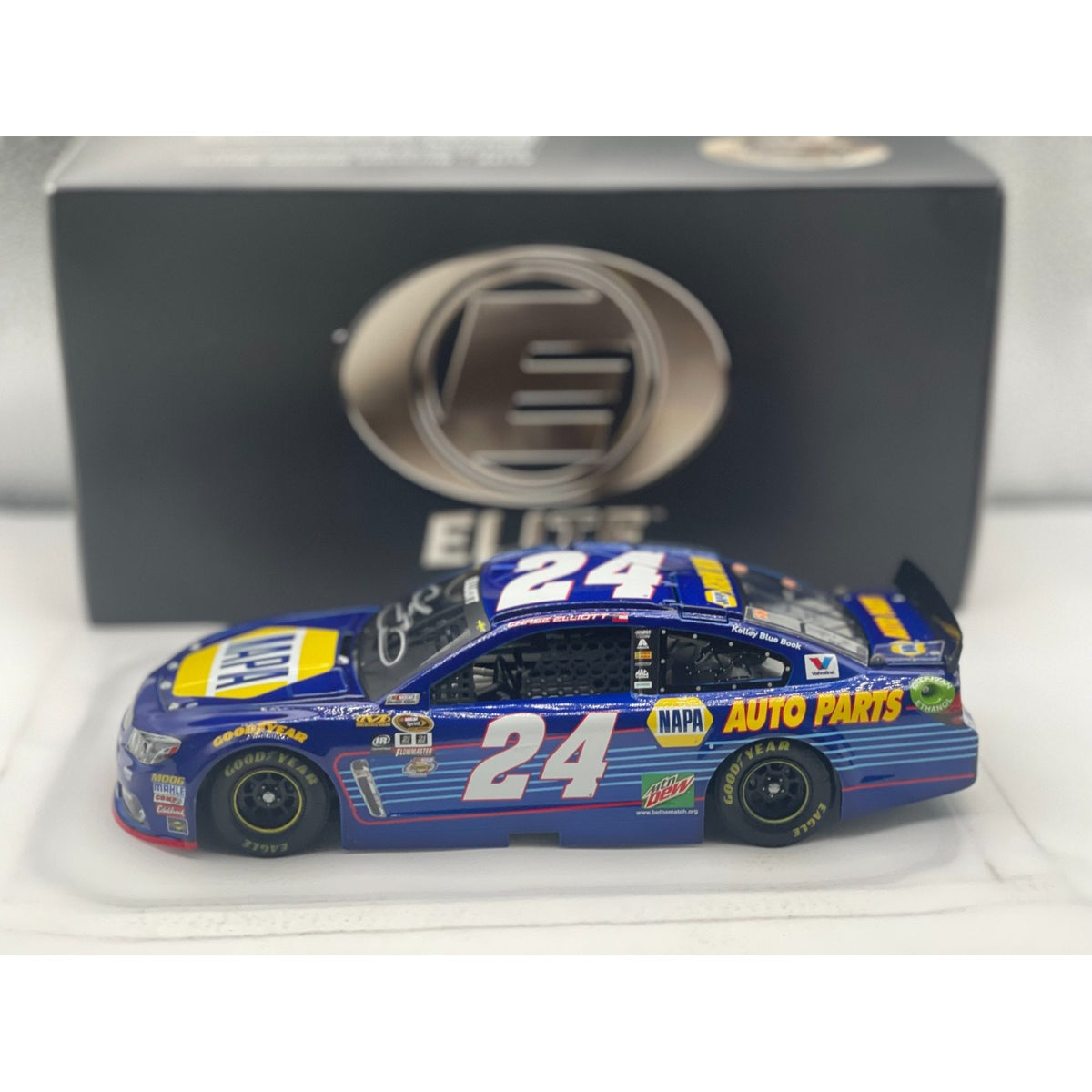 Chase Elliott #24 Napa 2016 SS ELITE Autographed 1 of 224