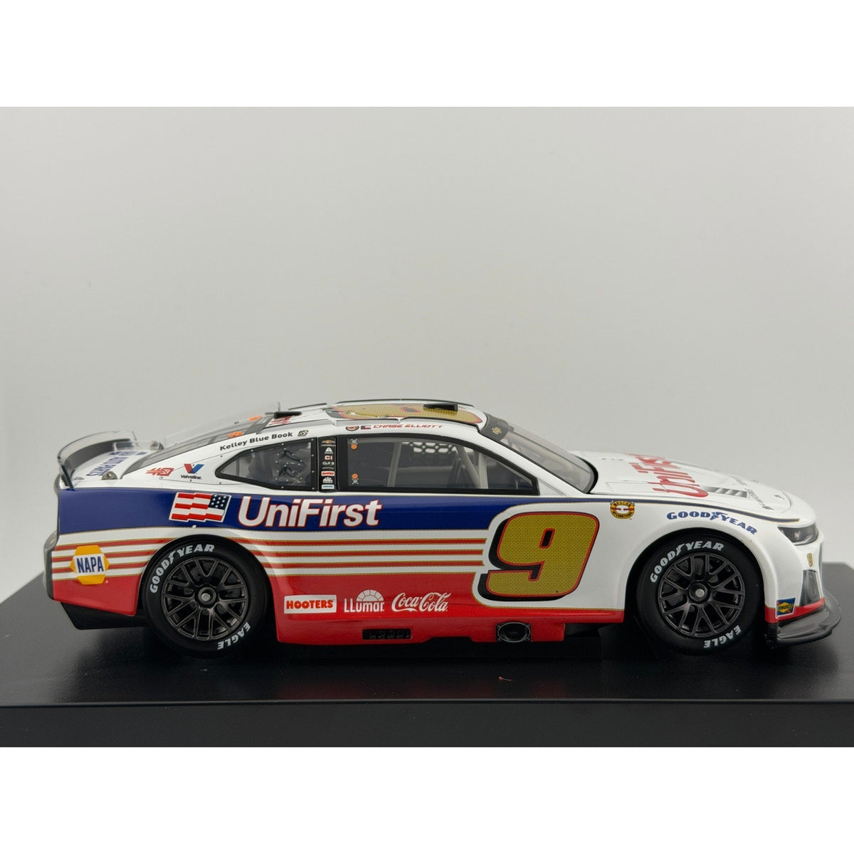 Chase Elliott #9 UniFirst Throwback 2024 Camaro ZL1 ELITE 1/274 DIN 6