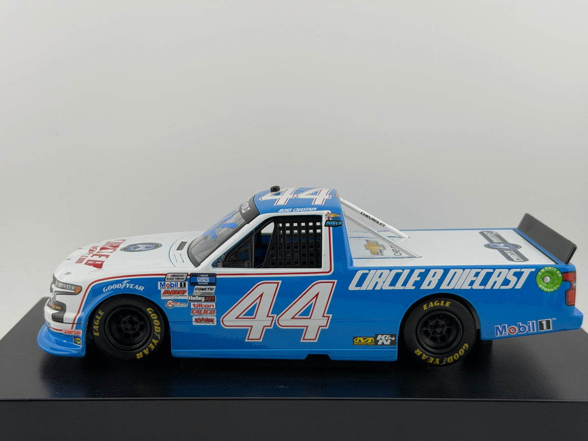 Ross Chastain #44 CircleBDiecast.com Plan B Sales 2021 Silverado autographed 1:24 1 of 504 DIN 165 - photo 4