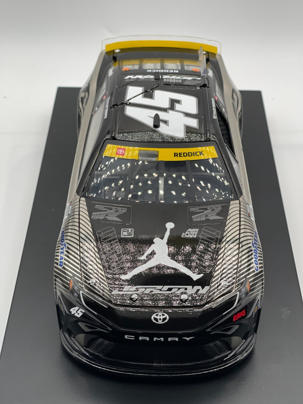 Tyler Reddick #45 Jordan Brand Black 2024 Camry Color Chrome 1:24 1/120 DIN 17 - original photograph 4