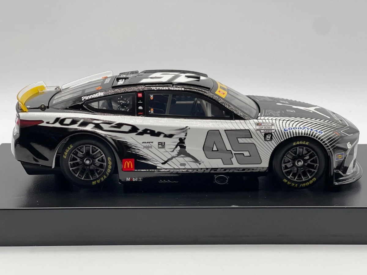 Tyler Reddick #45 Jordan Brand Black 2024 Camry ELITE 1:24 1/221 DIN 198 - original photograph 6