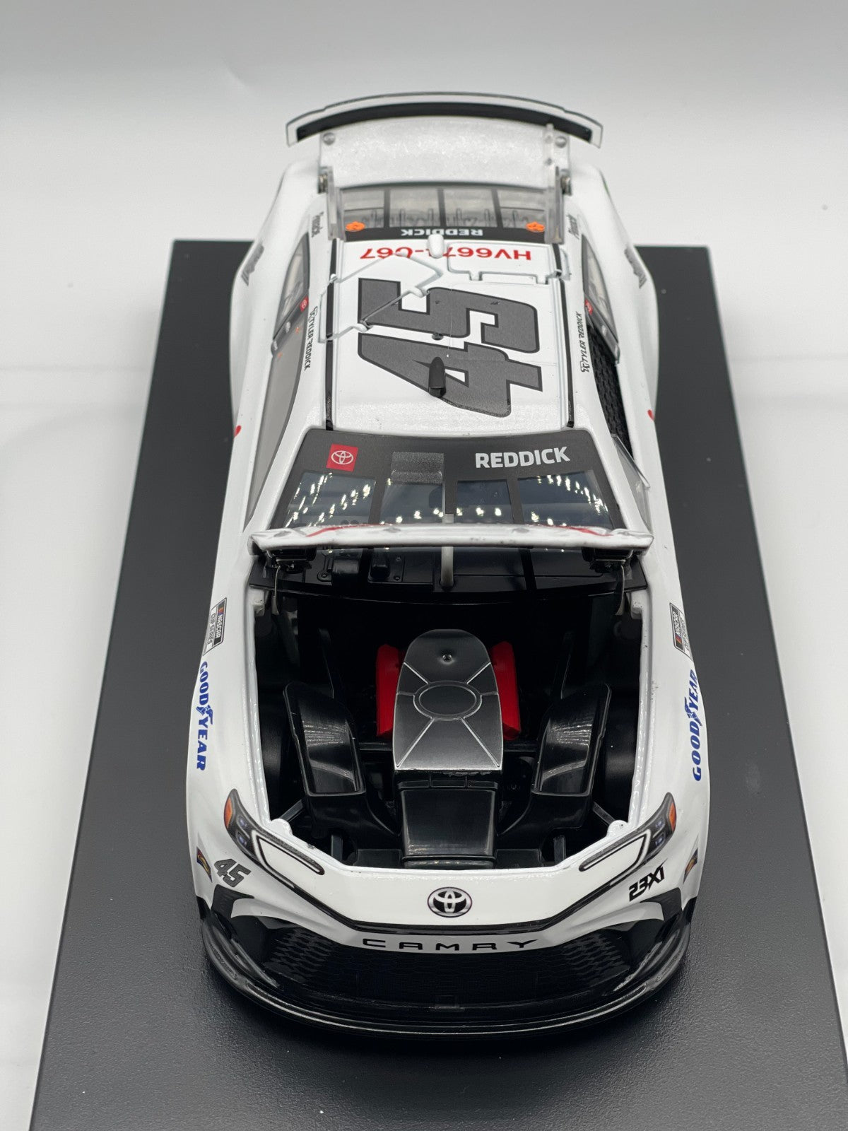 Tyler Reddick #45 Jordan Brand 2025 Camry ELITE 1:24 1/239 DIN 216 - original photograph 4