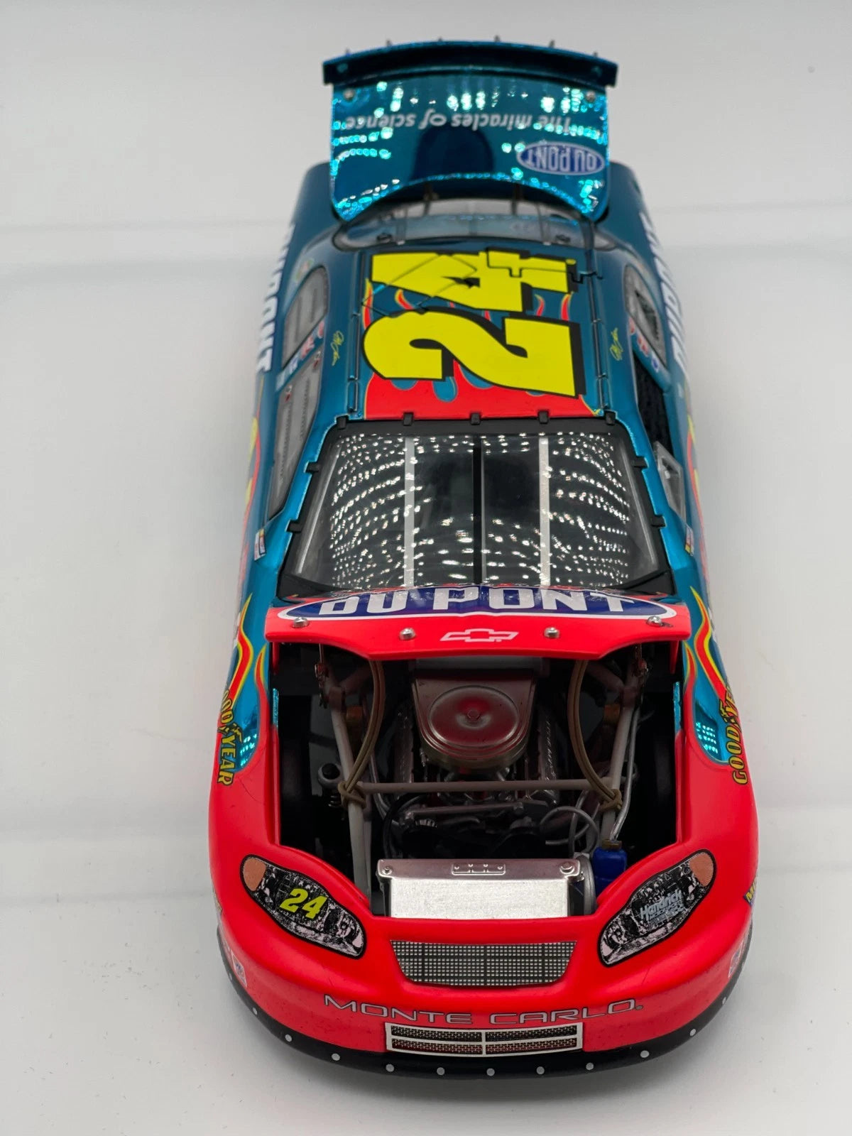 Jeff Gordon #24 DuPont 2003 Monte Carlo ELITE Color Chrome 1/804 DIN 230 - original photograph 4