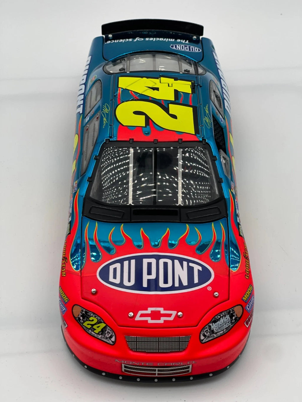 Jeff Gordon #24 DuPont 2004 Monte Carlo ELITE Color Chrome 1/804 DIN 36 - original photograph 5