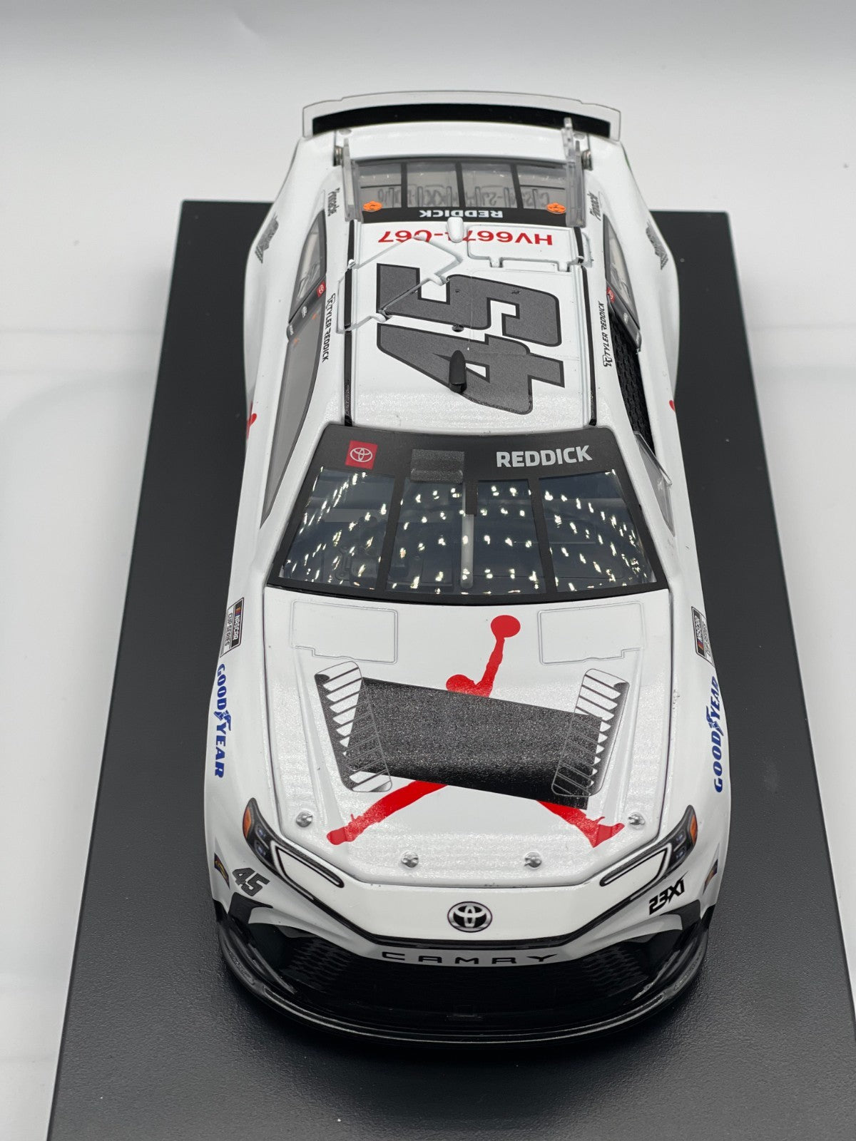 Tyler Reddick #45 Jordan Brand 2025 Camry ELITE 1:24 1/239 DIN 216 - original photograph 5