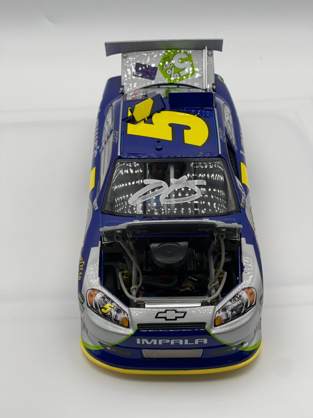 Jimmie Johnson #5 Lowe’s 2011 Impala ELITE Auto 1:24 1/150 DIN 119