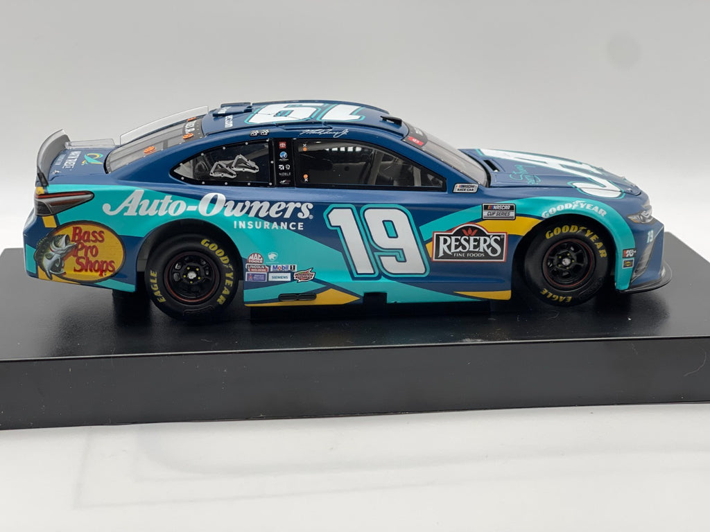 Martin Truex Jr. #19 Auto-Owners Insurance MTJF 2021 Camry 1:24 1 of 720 DIN 600
