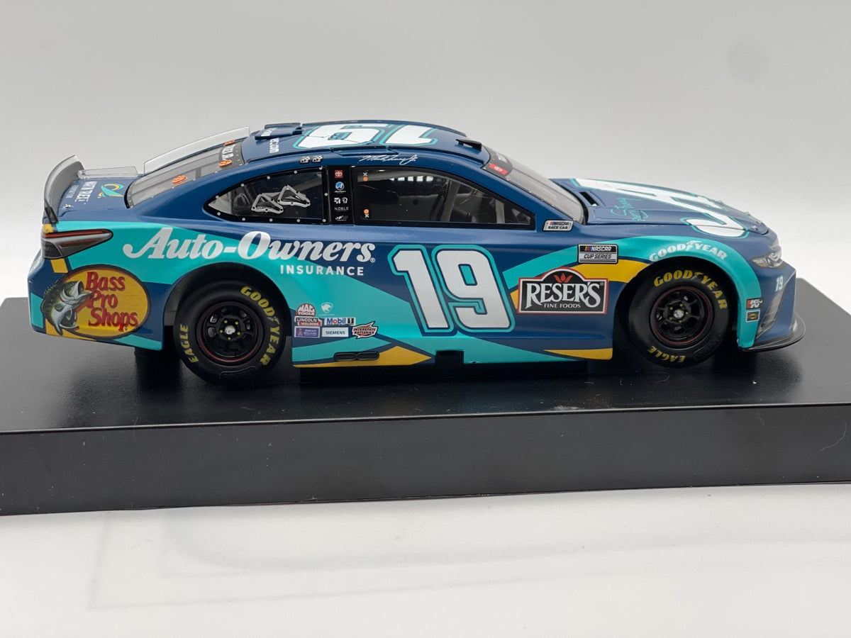 Martin Truex Jr. #19 Auto-Owners Insurance MTJF 2021 Camry 1:24 1 of 720 DIN 600