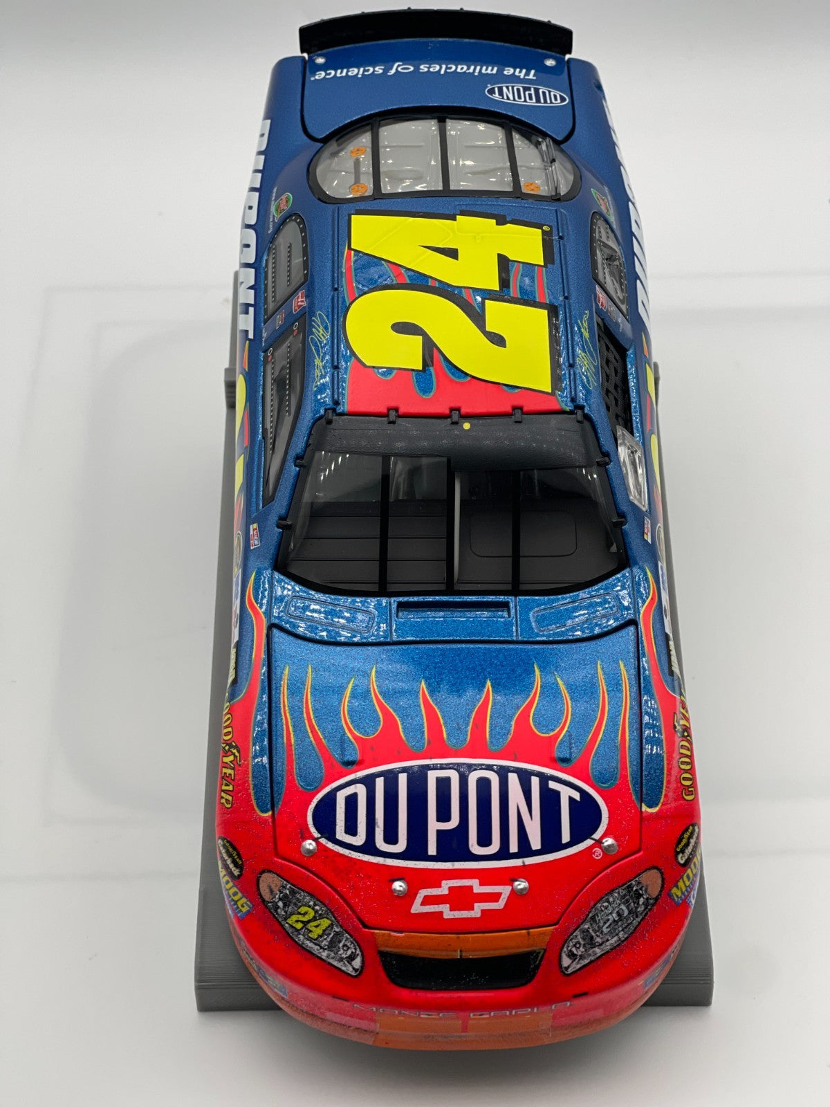 Jeff Gordon #24 DuPont California Raced Win Version 2004 Monte Carlo 1:24