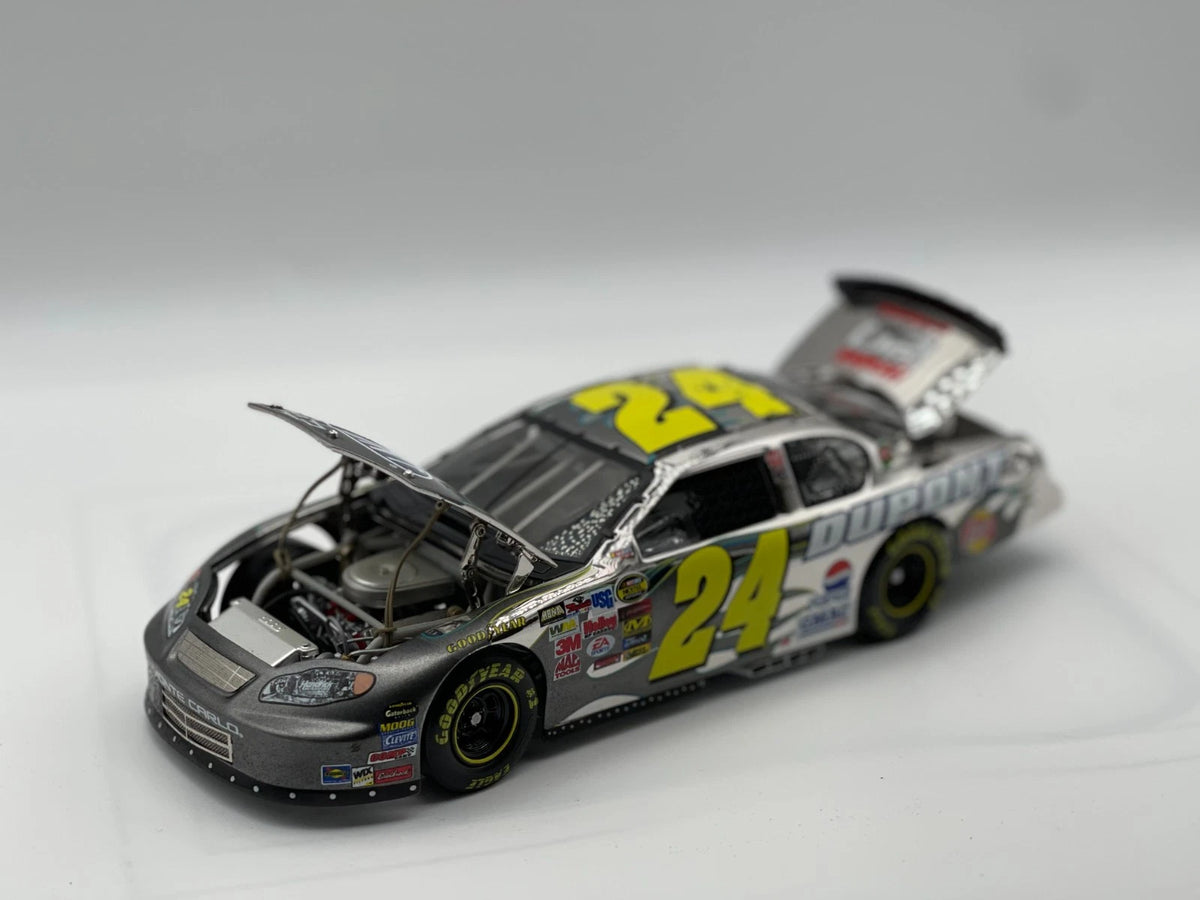 Jeff Gordon #24 DuPont HMS 20th Anniversary 2004 ELITE Platinum 1/300 DIN 230 - original photograph 3