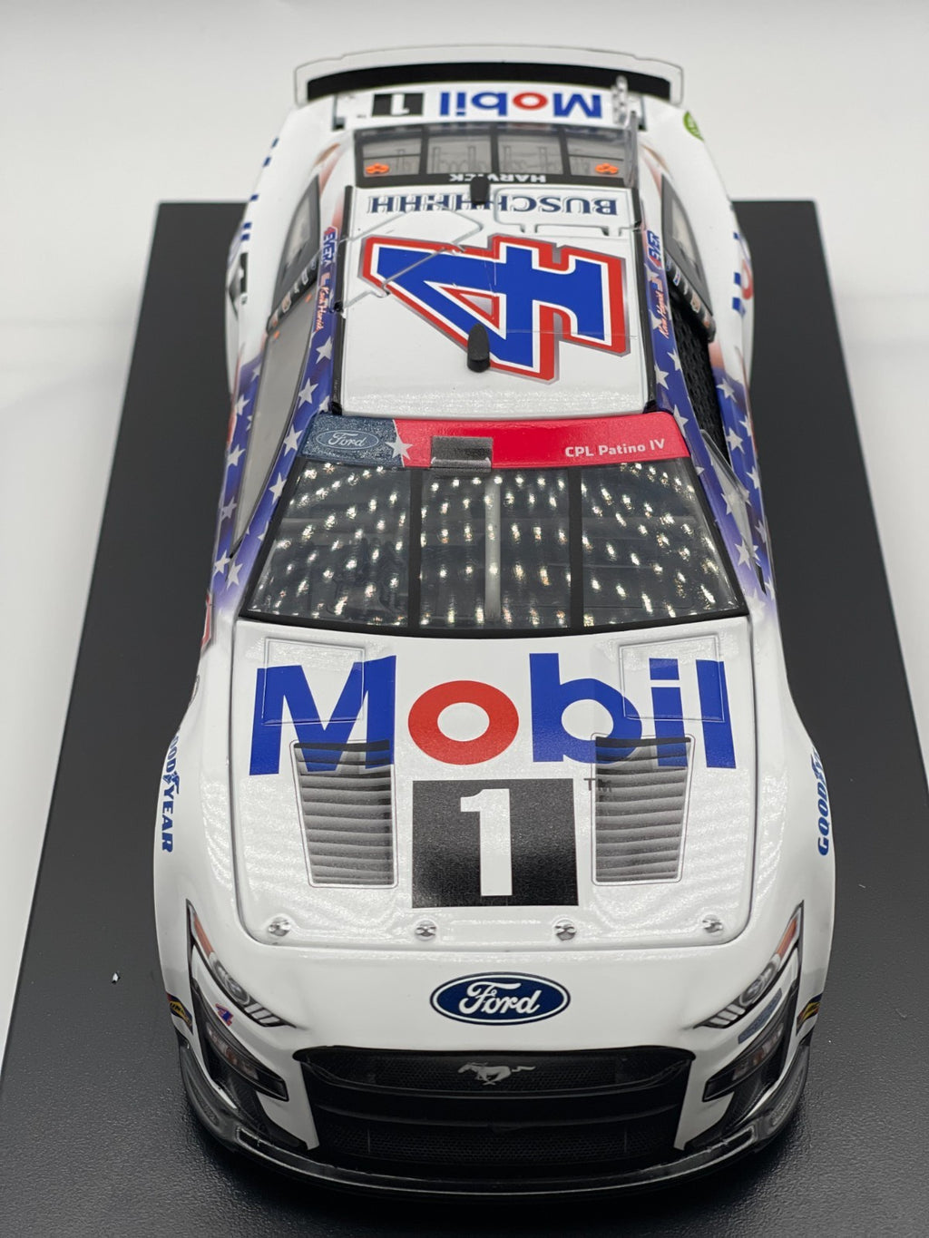 Kevin Harvick #4 Mobil 1 Salutes 2023 Mustang 1:24 NASCAR 1/504 DIN 64
