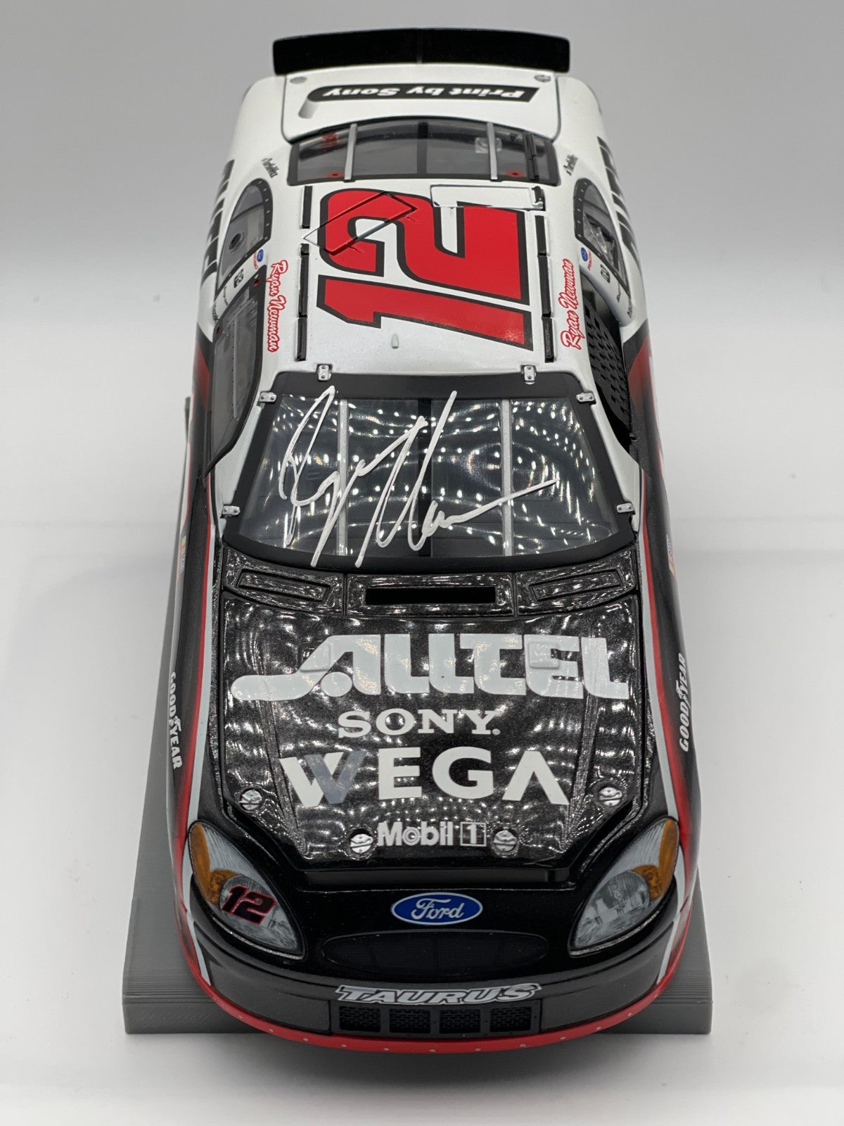 Ryan Newman #12 ALLTEL Sony WEGA 2002 Rookie Auto Team Caliber Owners 1:24