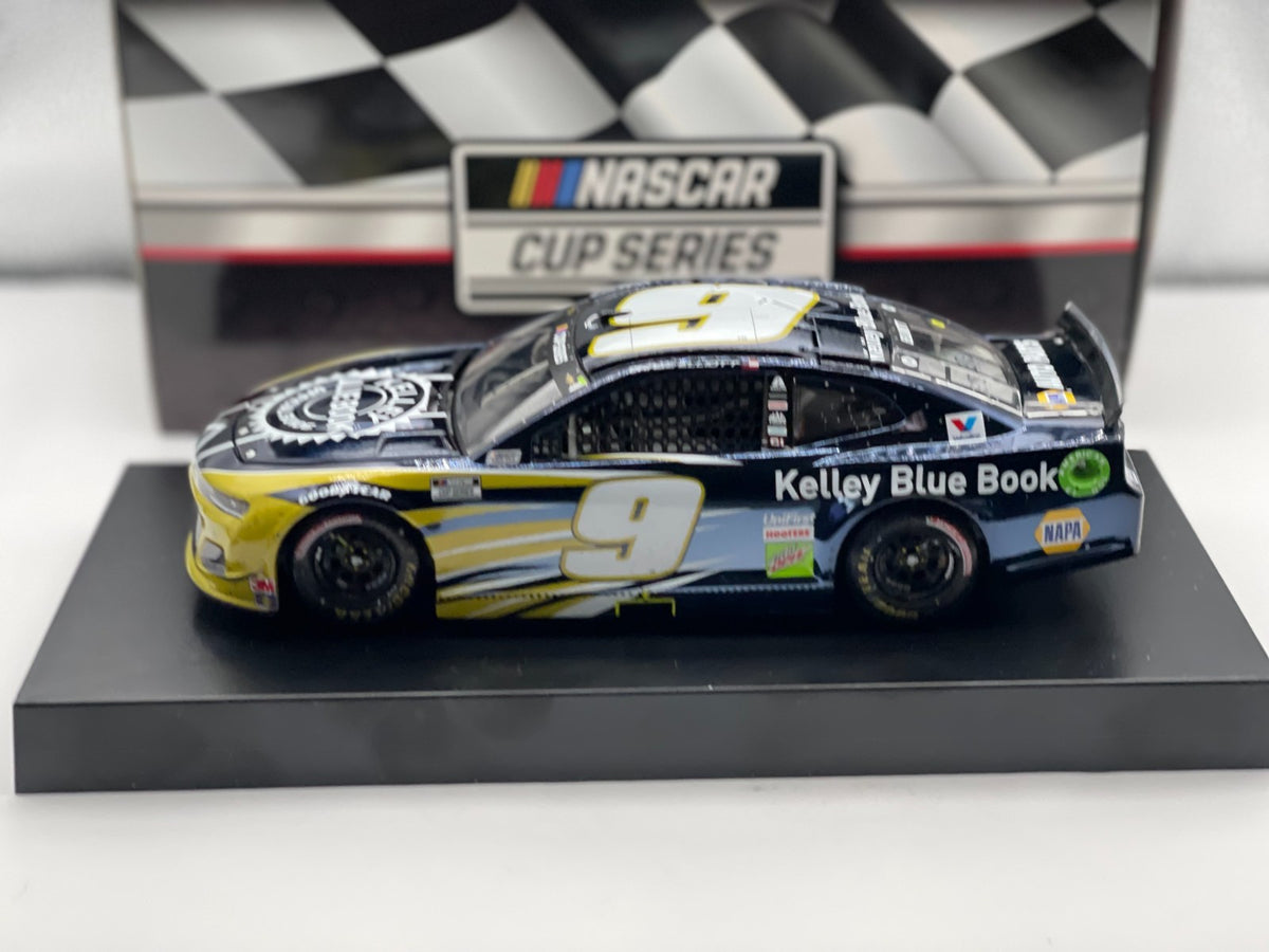 Chase Elliott #9 KBB Charlotte Roval Win 2020 Camaro ELITE Color Chrome 1/192 - original photograph 4