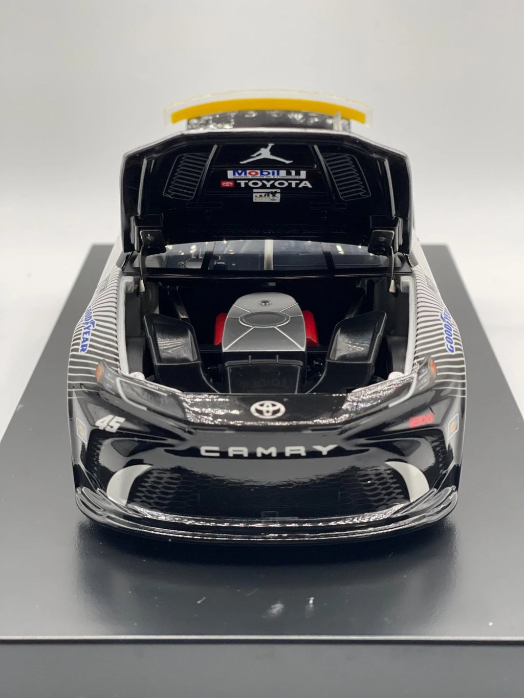 Tyler Reddick #45 Jordan Brand Black 2024 Camry ELITE 1:24 1/221 DIN 198 - original photograph 3