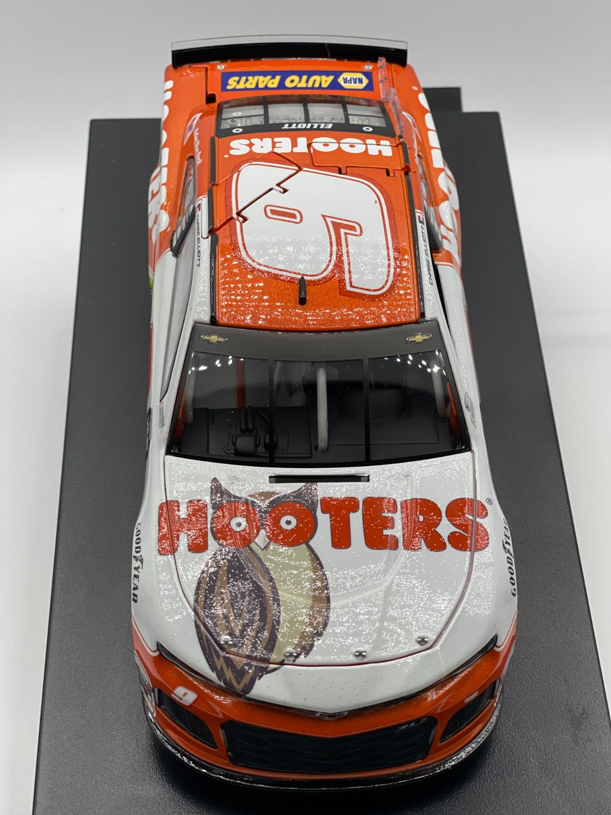 Chase Elliott #9 Hooters 2019 Camaro ZL1 1:24 NASCAR Diecast 1 of 2029