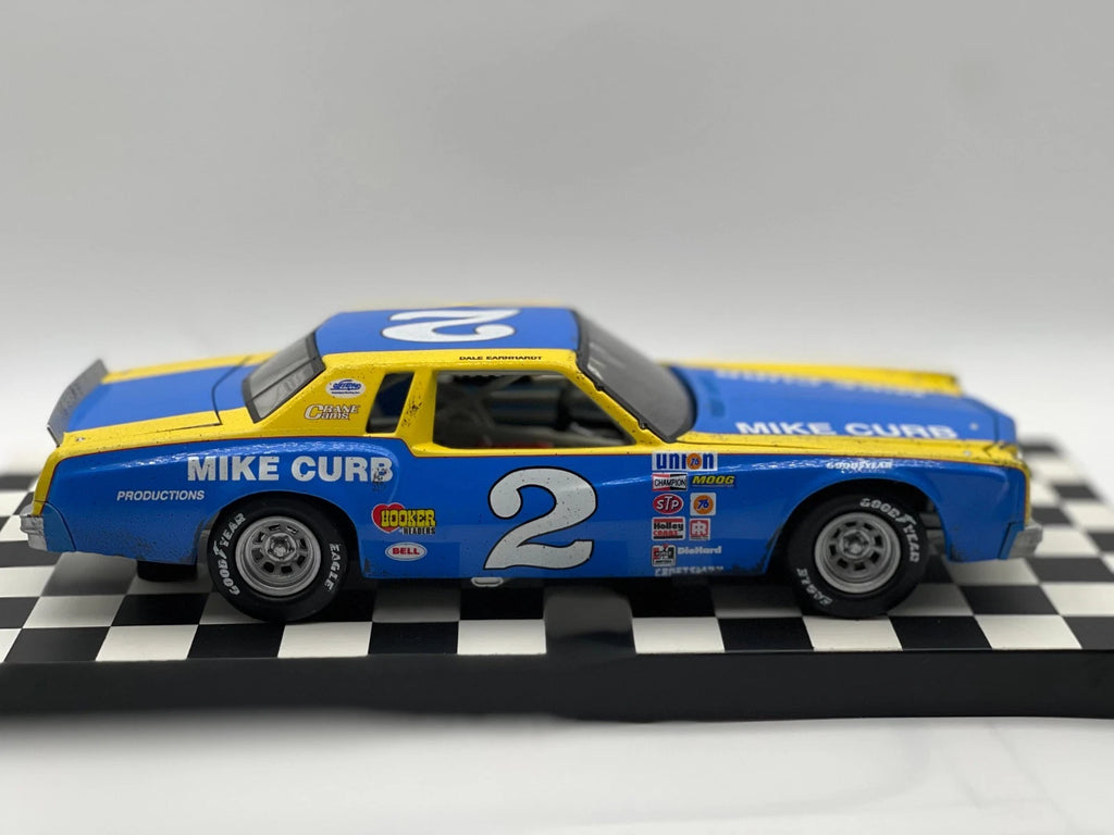 Dale Earnhardt #2 Mike Curb 1980 Monte Carlo 1:24 1/7003 NASCAR Diecast - original photograph 5