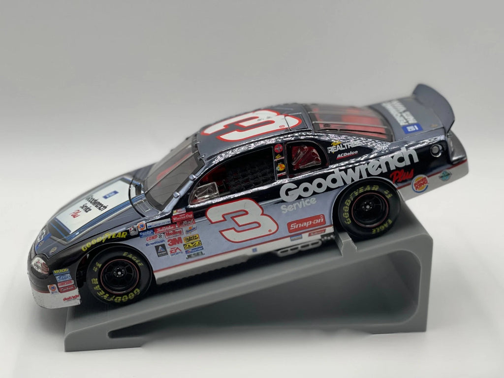 Dale Earnhardt #3 Last Lap of the Century 1999 ELITE Color Chrome 1:24 - original photograph 2