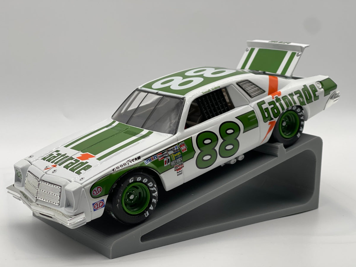 Darrell Waltrip #88 Gatorade 1976 Chevy Malibu 1:24 NASCAR 1/5784