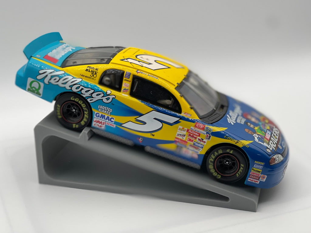 Terry Labonte #5 Kellogg’s NASCAR Racers 1999 Monte Carlo ELITE 1:24 1/2500