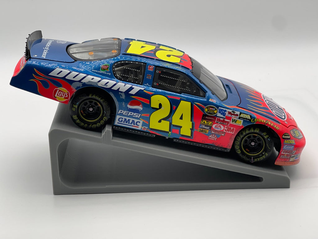 Jeff Gordon #24 DuPont California Raced Win Version 2004 Monte Carlo 1:24