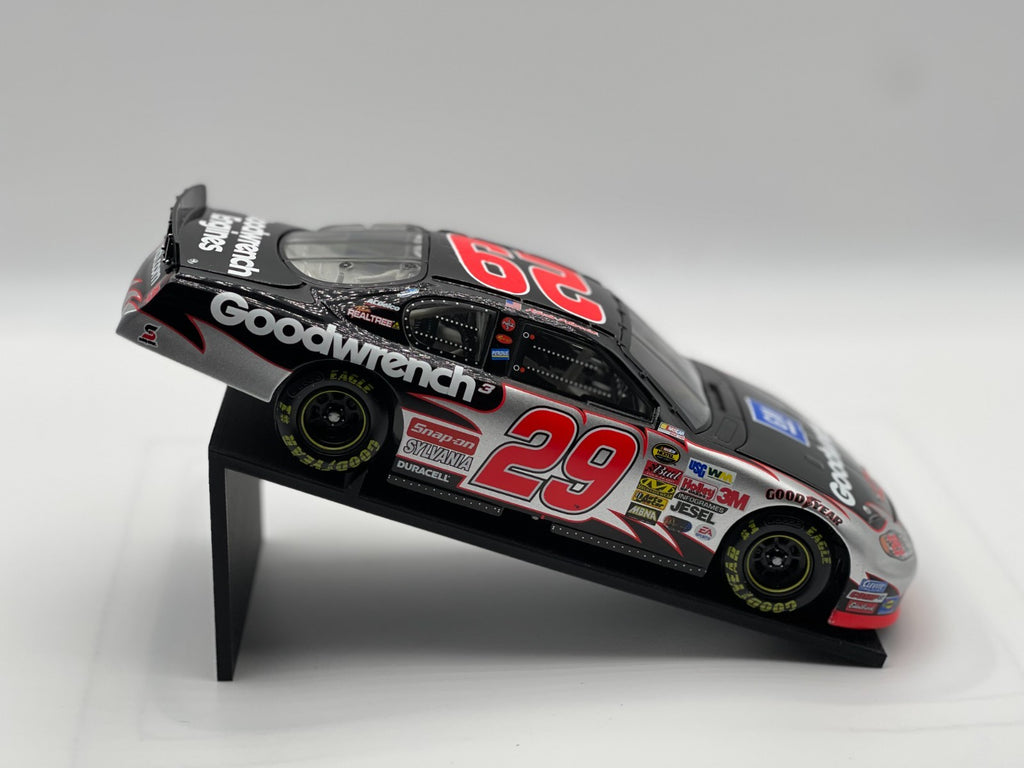 Kevin Harvick #29 GM Goodwrench 2004 Monte Carlo 1:24 NASCAR Diecast - original photograph 6