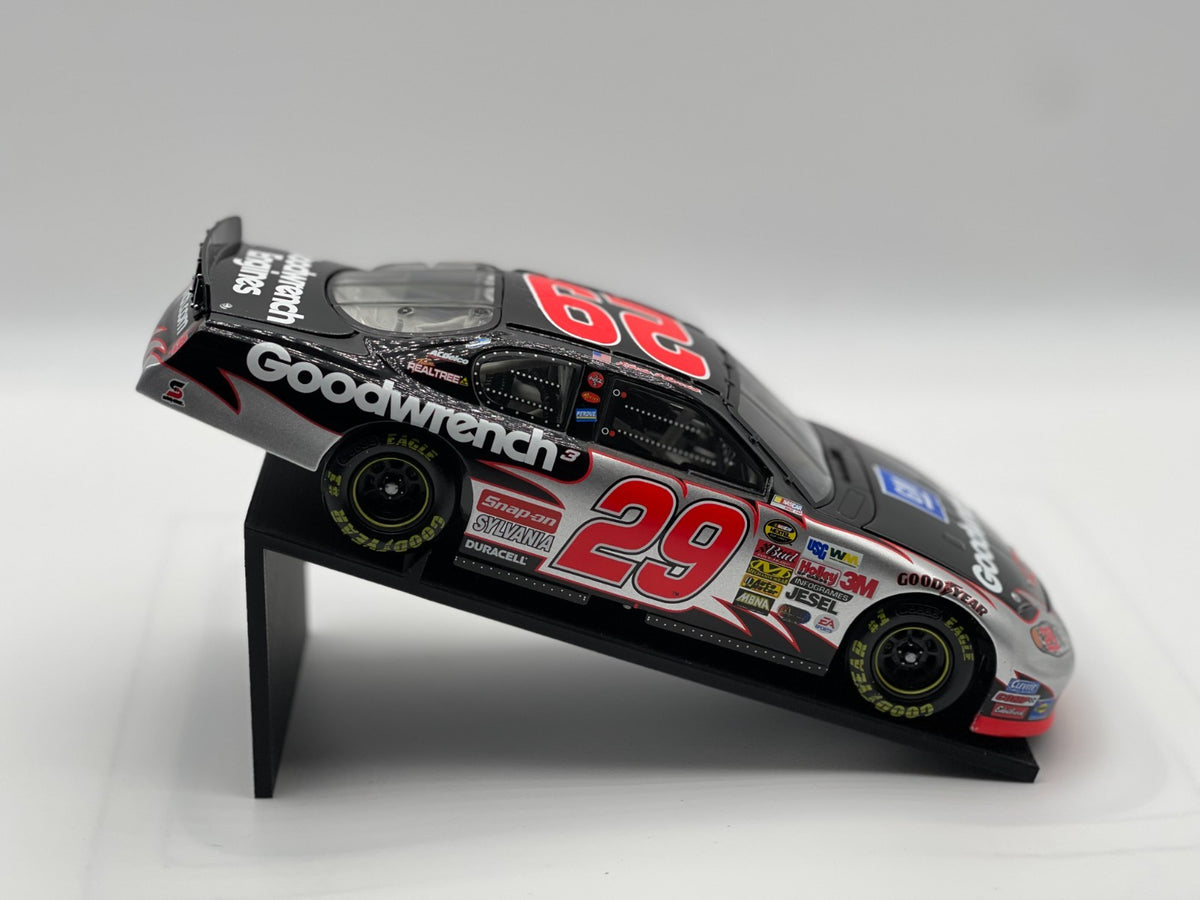 Kevin Harvick #29 GM Goodwrench 2004 Monte Carlo 1:24 NASCAR Diecast - original photograph 6