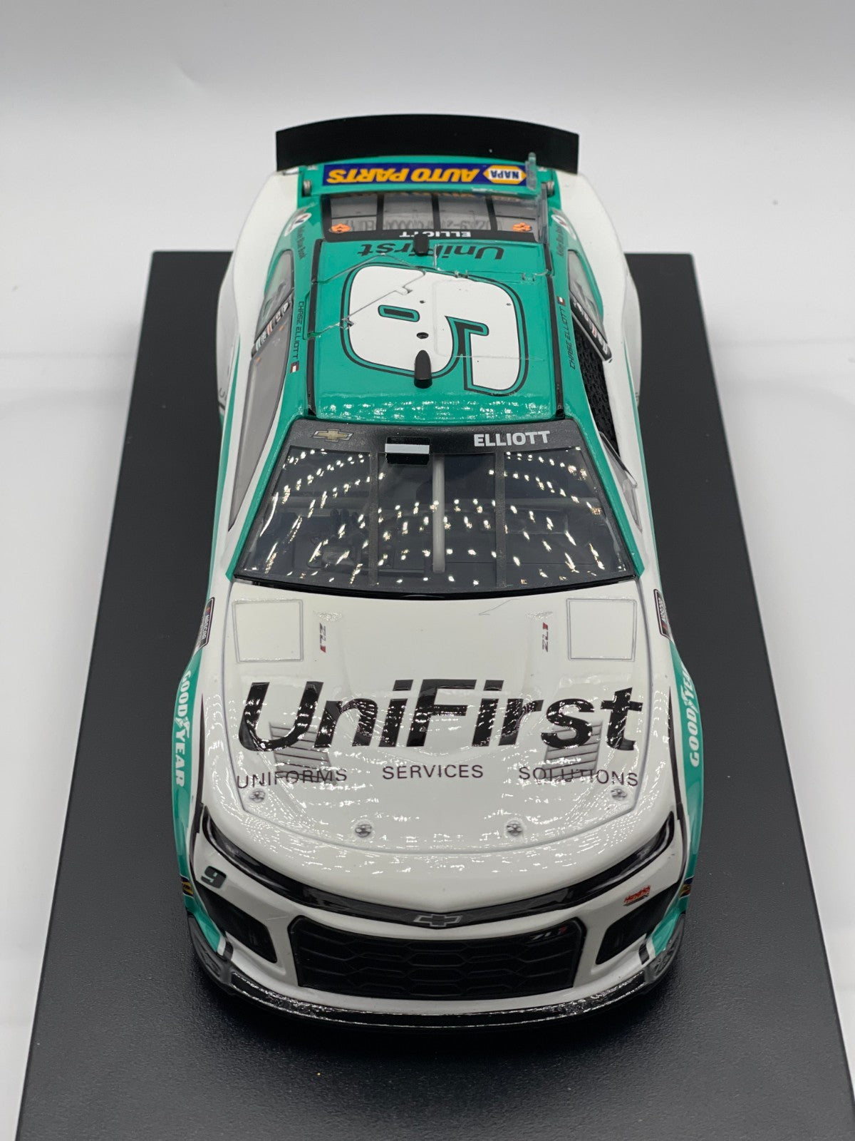 Chase Elliott #9 UniFirst 2022 Camaro ZL1 ELITE 1:24 1/185 DIN 117