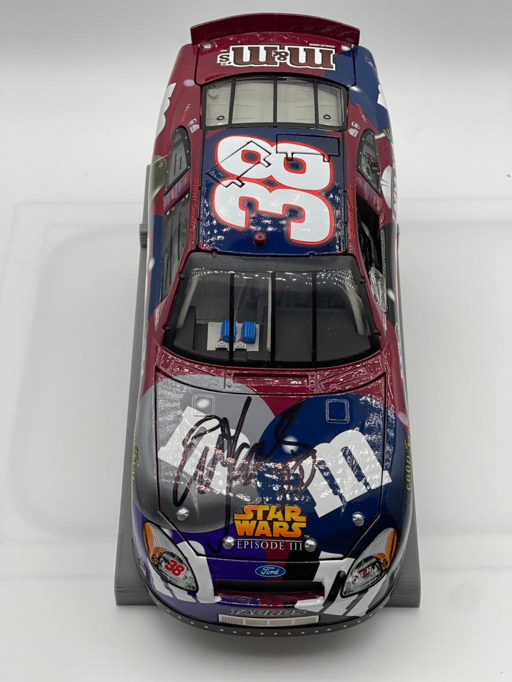Elliott Sadler #38 M&M's Star Wars III 2005 Taurus Autographed 1:24 NASCAR