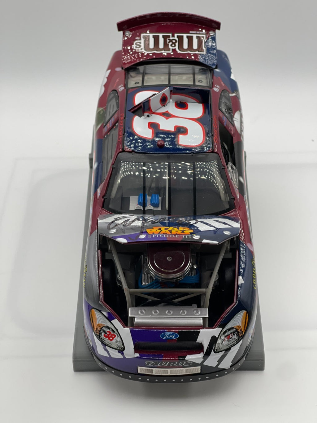 Elliott Sadler #38 M&M's Star Wars III 2005 Taurus Autographed 1:24 NASCAR